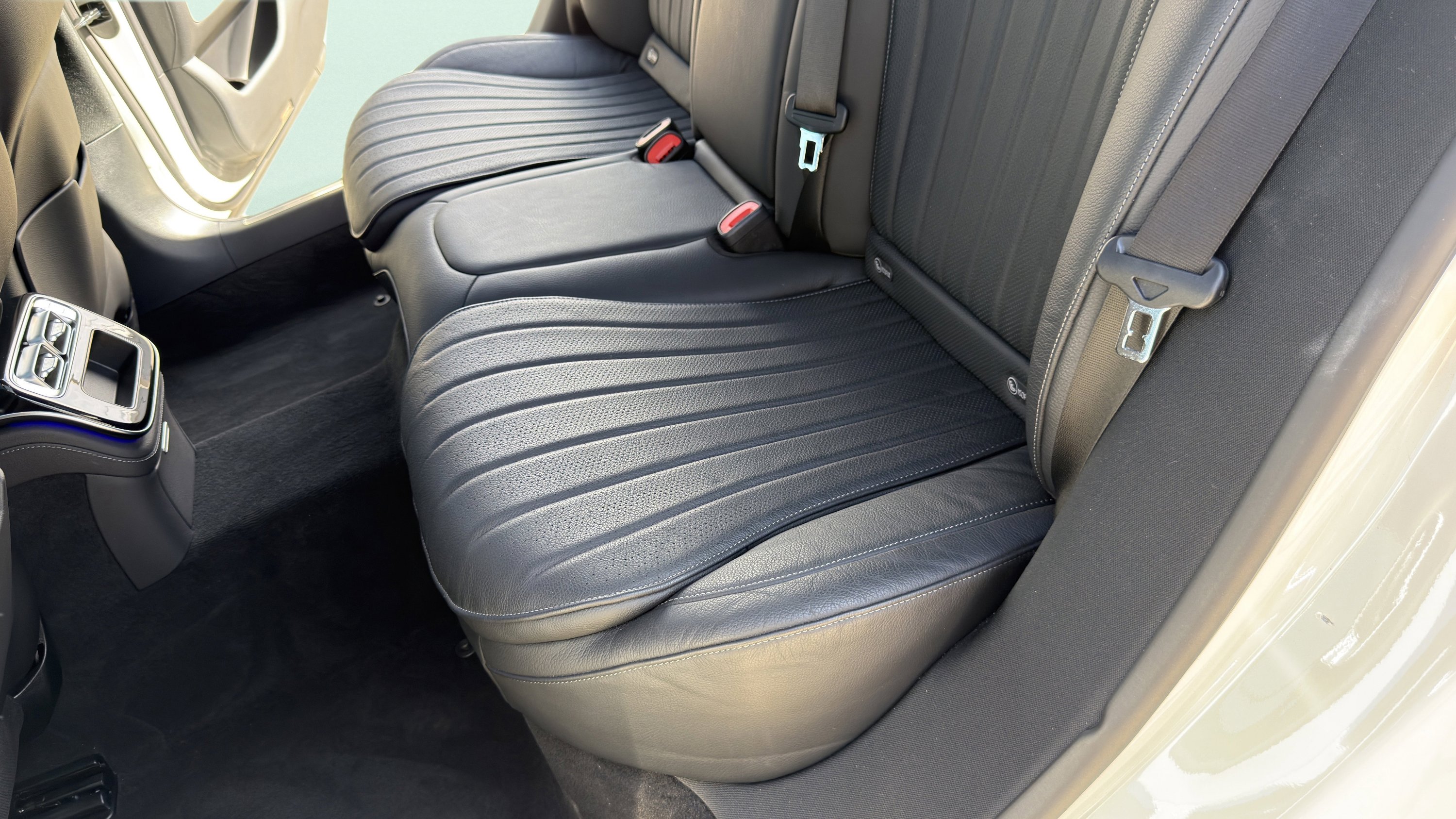 Used 2022 Mercedes-Benz S 500 S 500 w/ AMG Line Package image 21