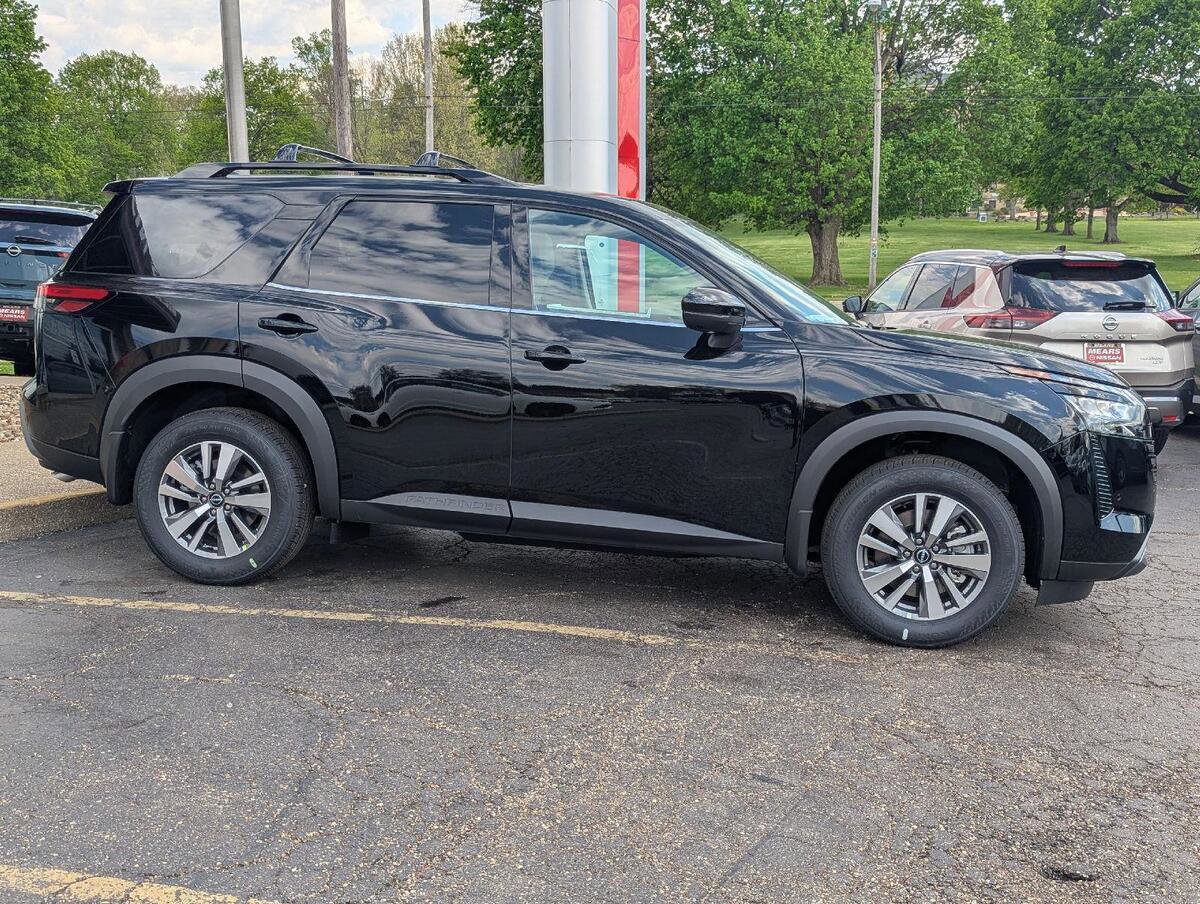 New 2026 Nissan Pathfinder SL AWD/4WD image 7