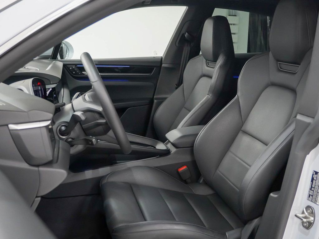 Certified 2025 Porsche Macan 4S Electric image 5