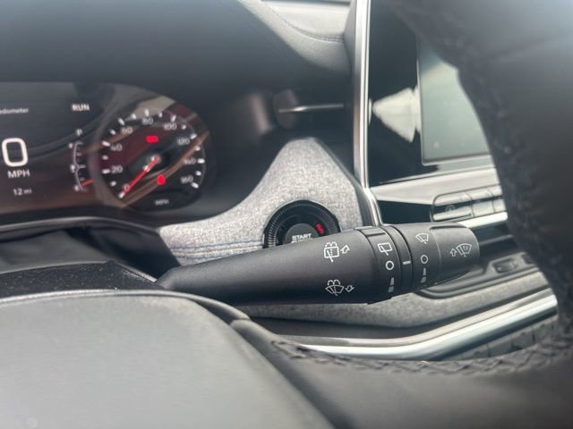 New 2025 Jeep Compass Latitude image 19