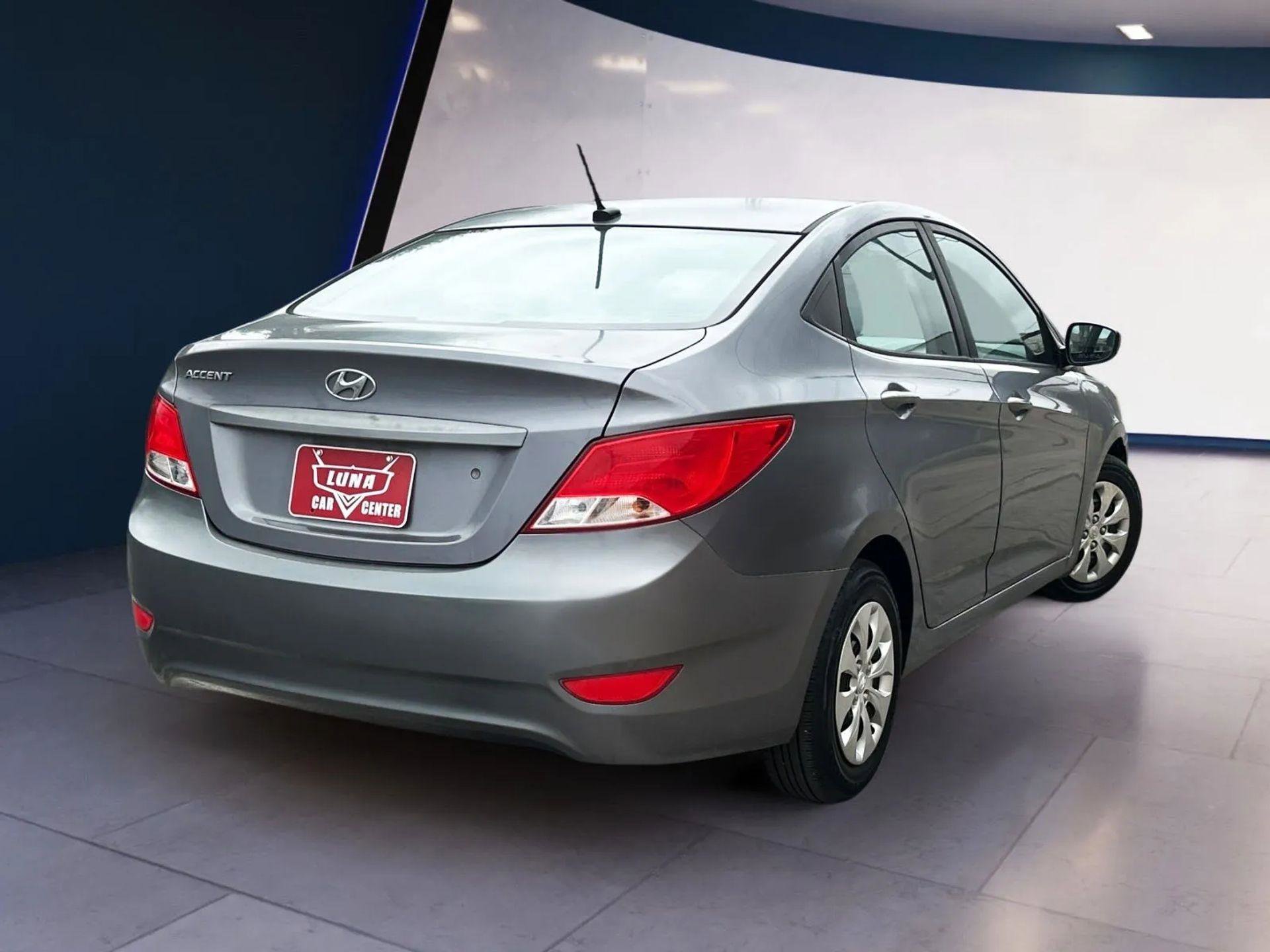 Used 2016 Hyundai Accent SE FWD image 5