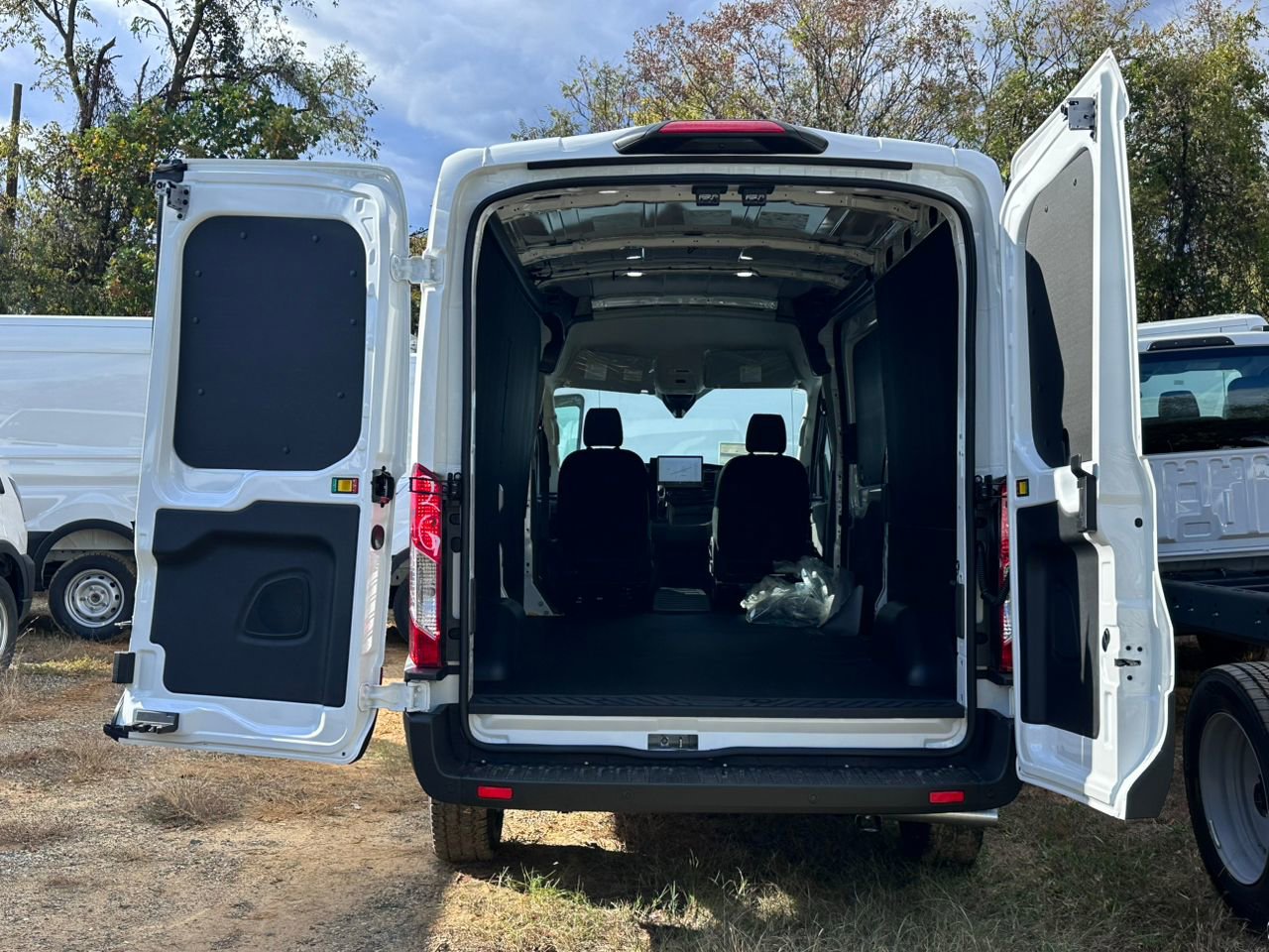 New 2026 Ford Transit 150 148 Medium Roof w/ Load Area Protection Package image 6