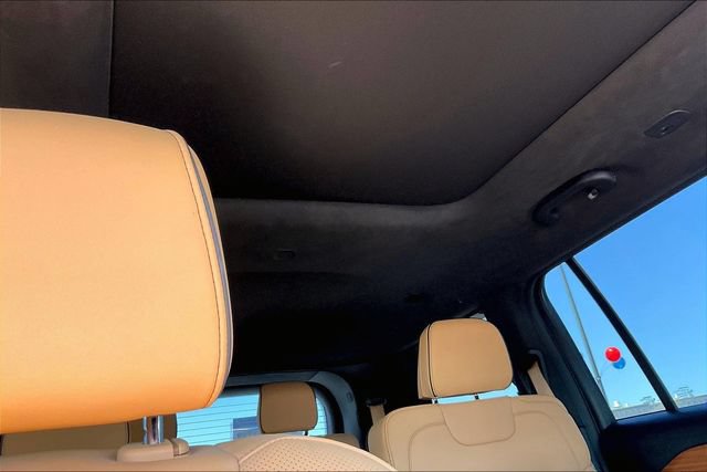 Used 2023 Jeep Grand Cherokee L Summit AWD/4WD image 17