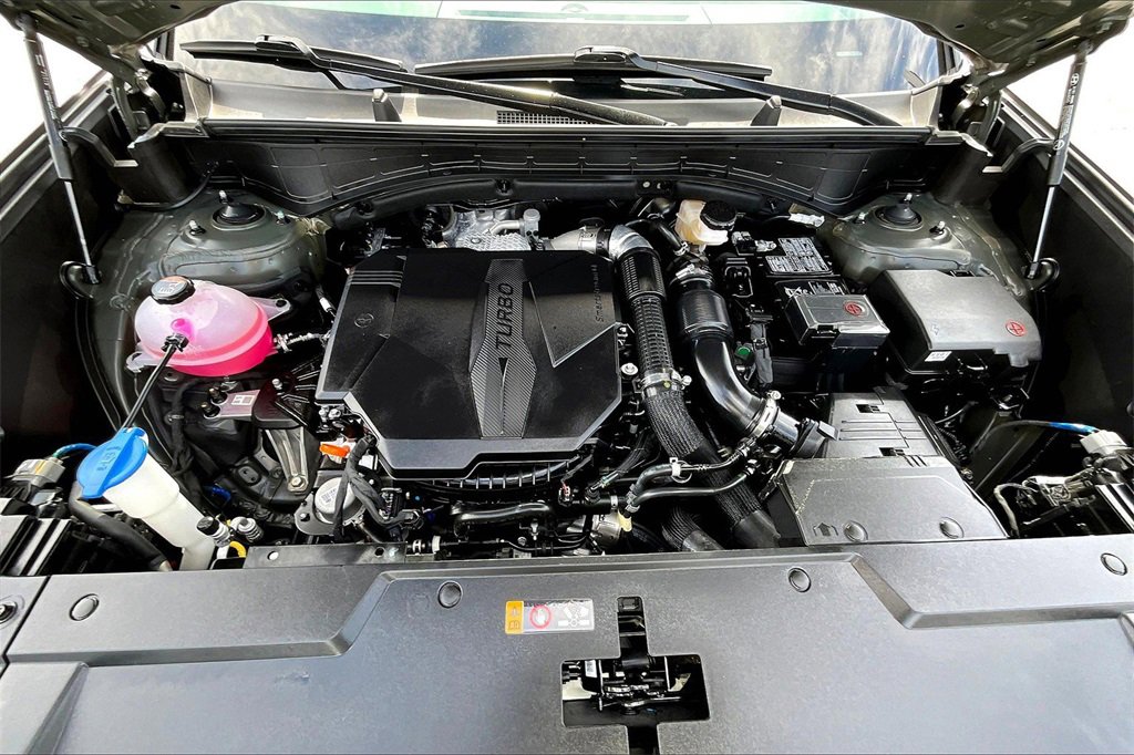 Used 2025 Hyundai Santa Fe Limited image 30