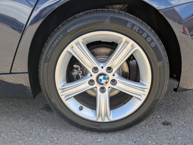 Used 2014 BMW 320i Sedan RWD image 24