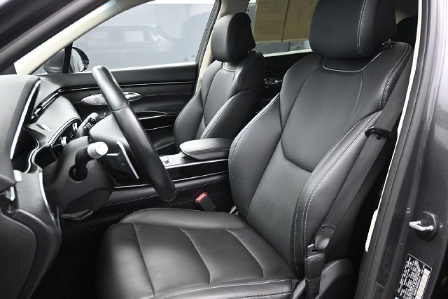 Used 2022 Genesis GV70 2.5T AWD/4WD image 5