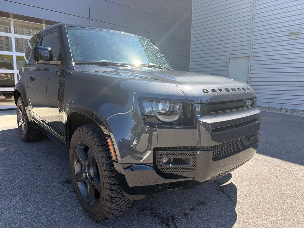 Used 2023 Land Rover Defender 90 X-Dynamic SE AWD/4WD image 3