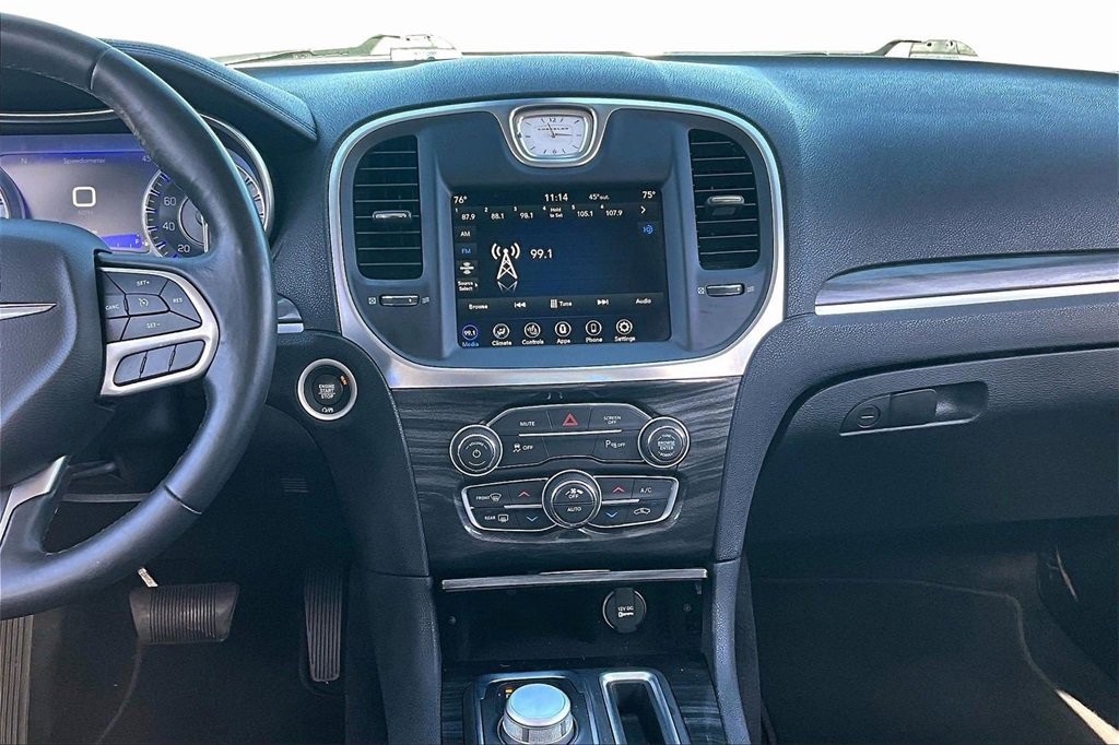 Used 2021 Chrysler 300 Touring L image 6