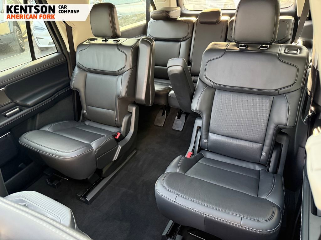 Used 2025 Ford Expedition Max Platinum w/ Driver's Package image 36