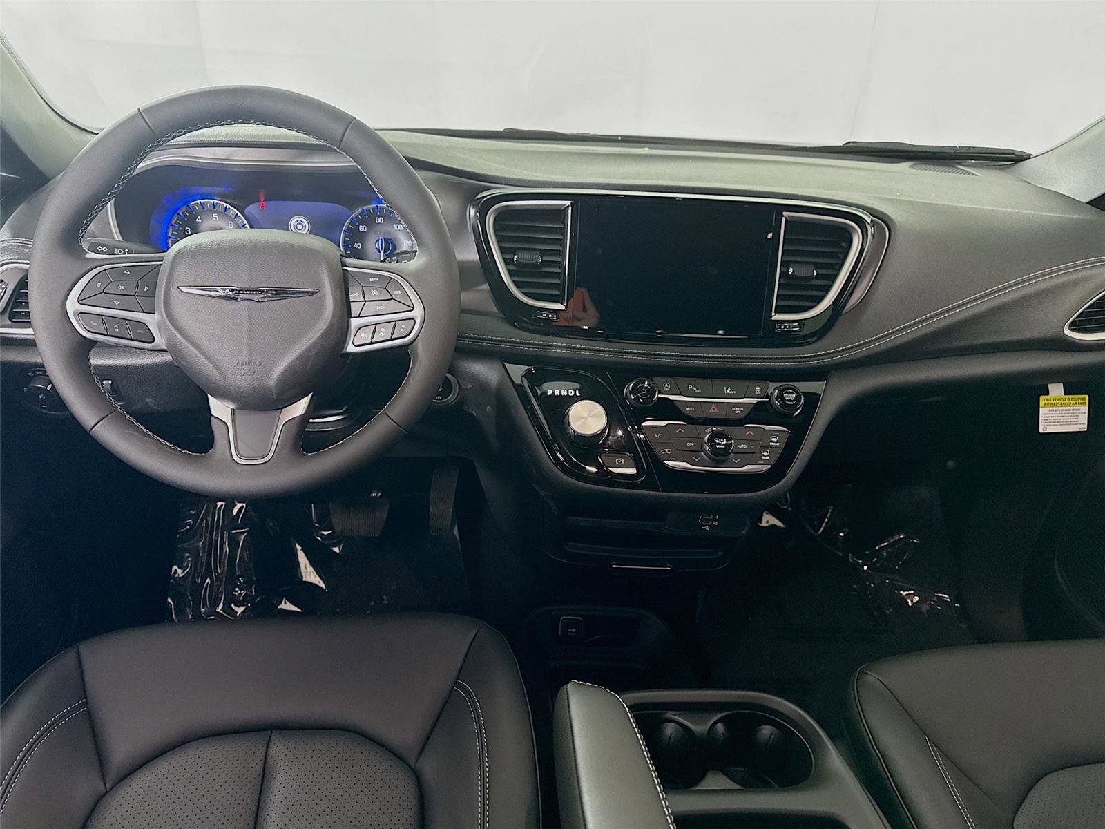 New 2026 Chrysler Pacifica Select image 2