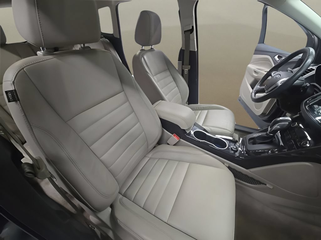 Used 2016 Ford Escape Titanium w/ Equipment Group 301A AWD/4WD image 26