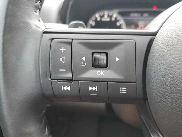 Used 2025 Nissan Pathfinder SV w/ SV Premium Package FWD image 25