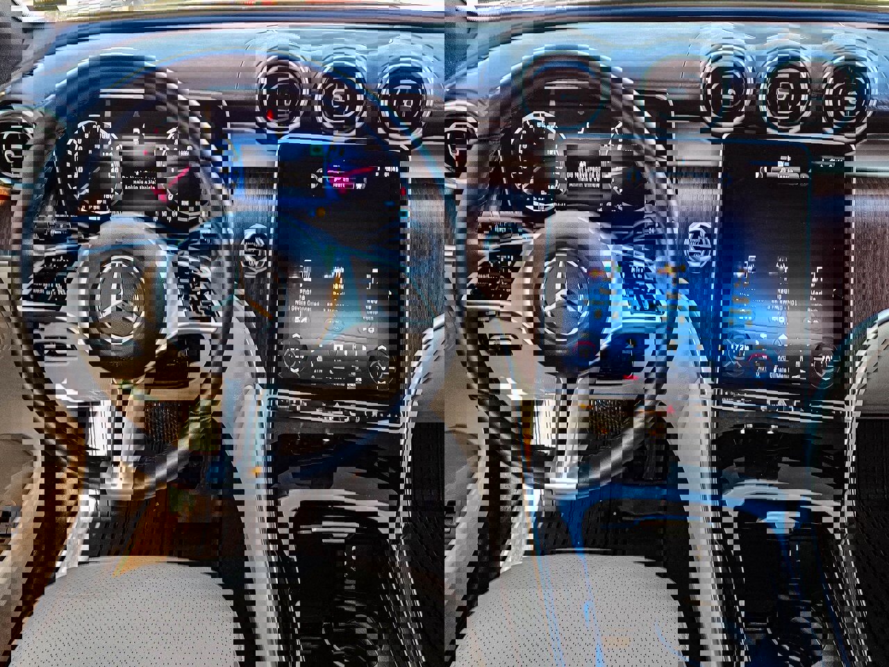 Used 2024 Mercedes-Benz GLC 300 GLC 300 image 33