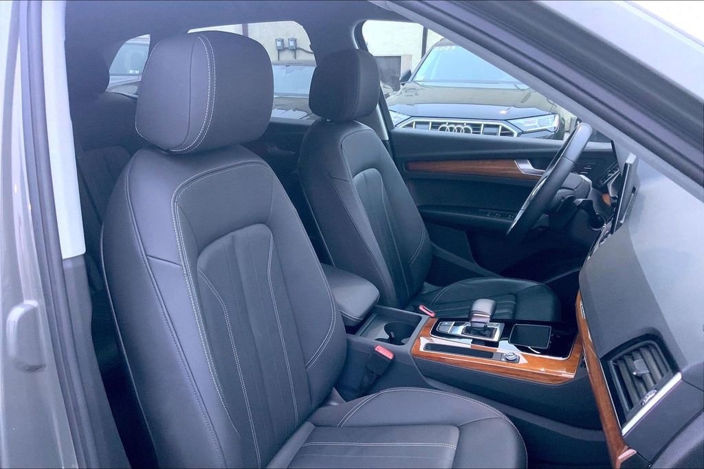 Certified 2023 Audi Q5 2.0T Premium w/ Convenience Package image 9