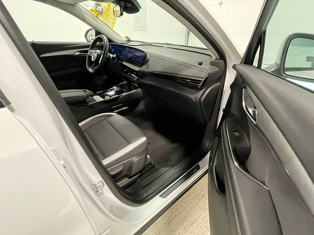 Used 2025 Buick Envision Sport Touring image 28