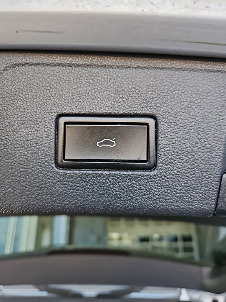 Used 2018 Volkswagen Atlas SEL image 22