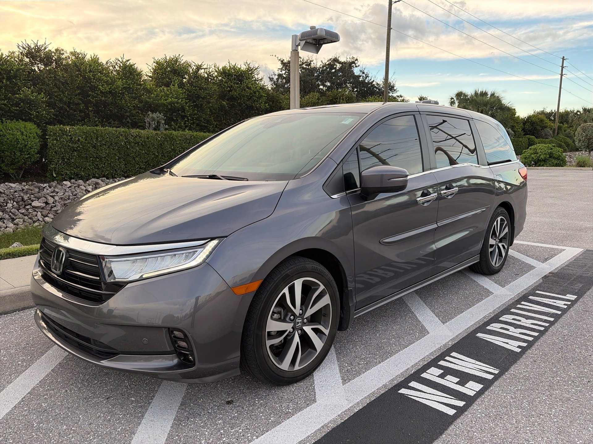 Used 2024 Honda Odyssey Touring image 1
