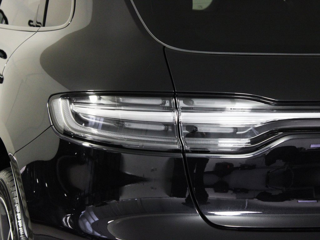 Used 2026 Porsche Macan image 12