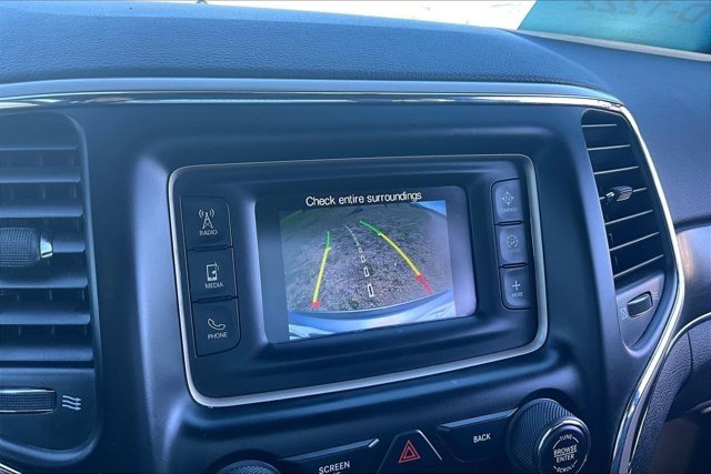 Used 2017 Jeep Grand Cherokee Limited AWD/4WD image 13