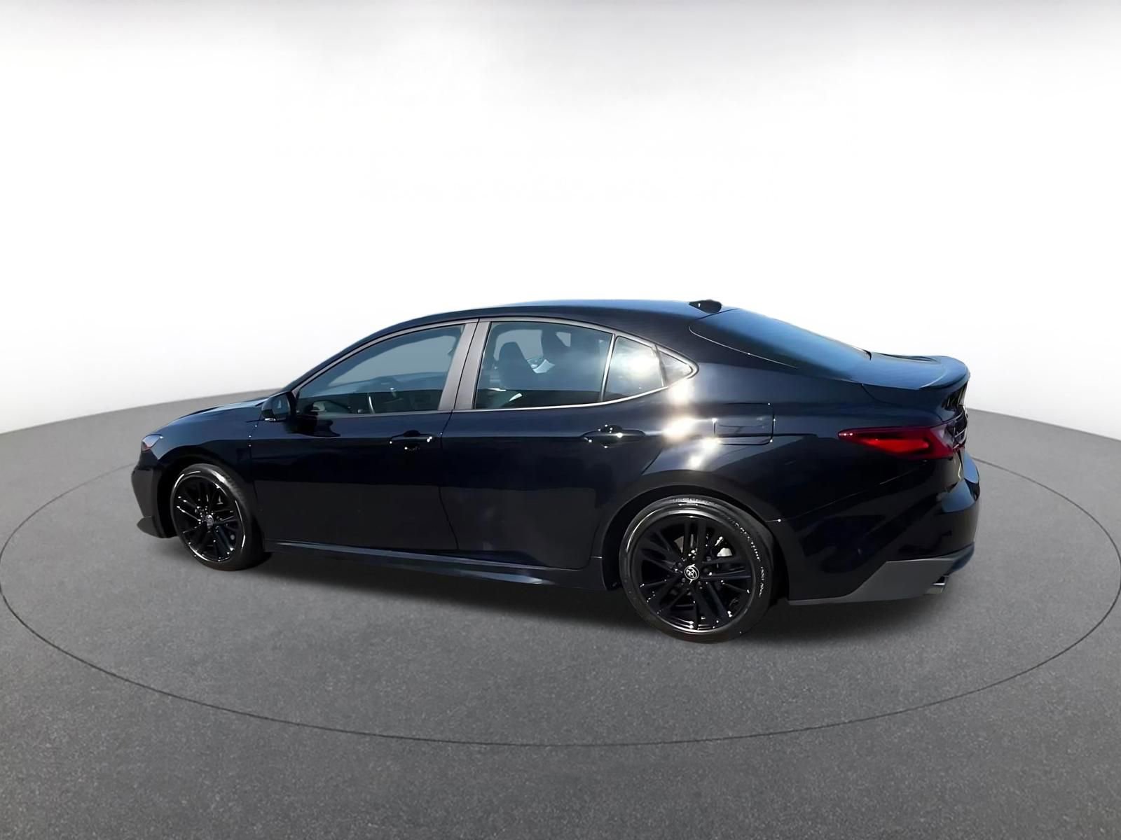 Used 2025 Toyota Camry SE FWD image 10