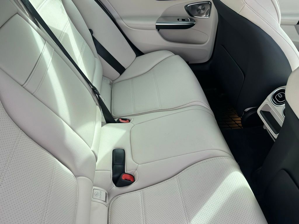 Used 2024 Mercedes-Benz C 300 Sedan image 19