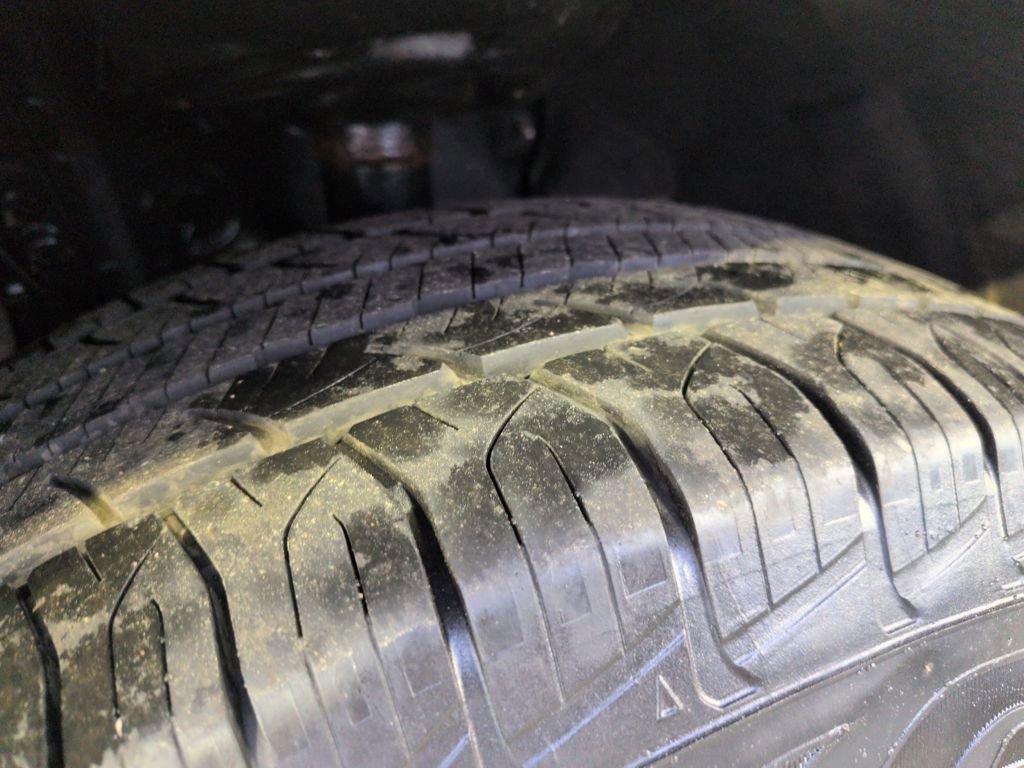 Used 2023 Toyota Highlander XLE image 28