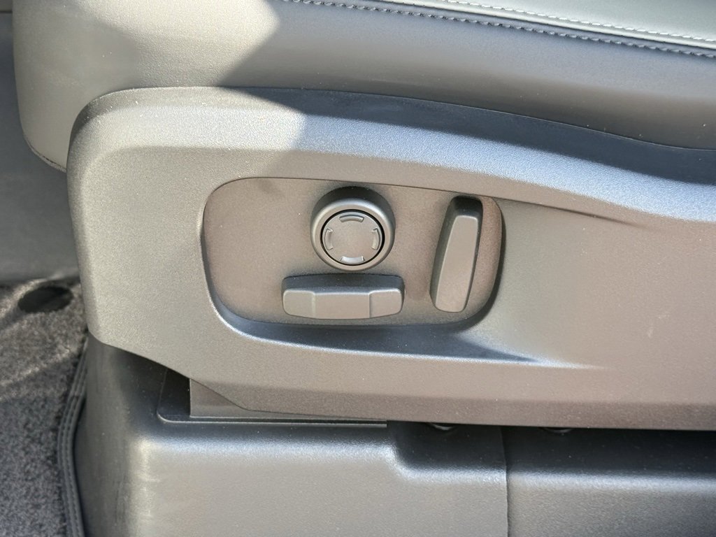 New 2026 Land Rover Defender 110 S image 13