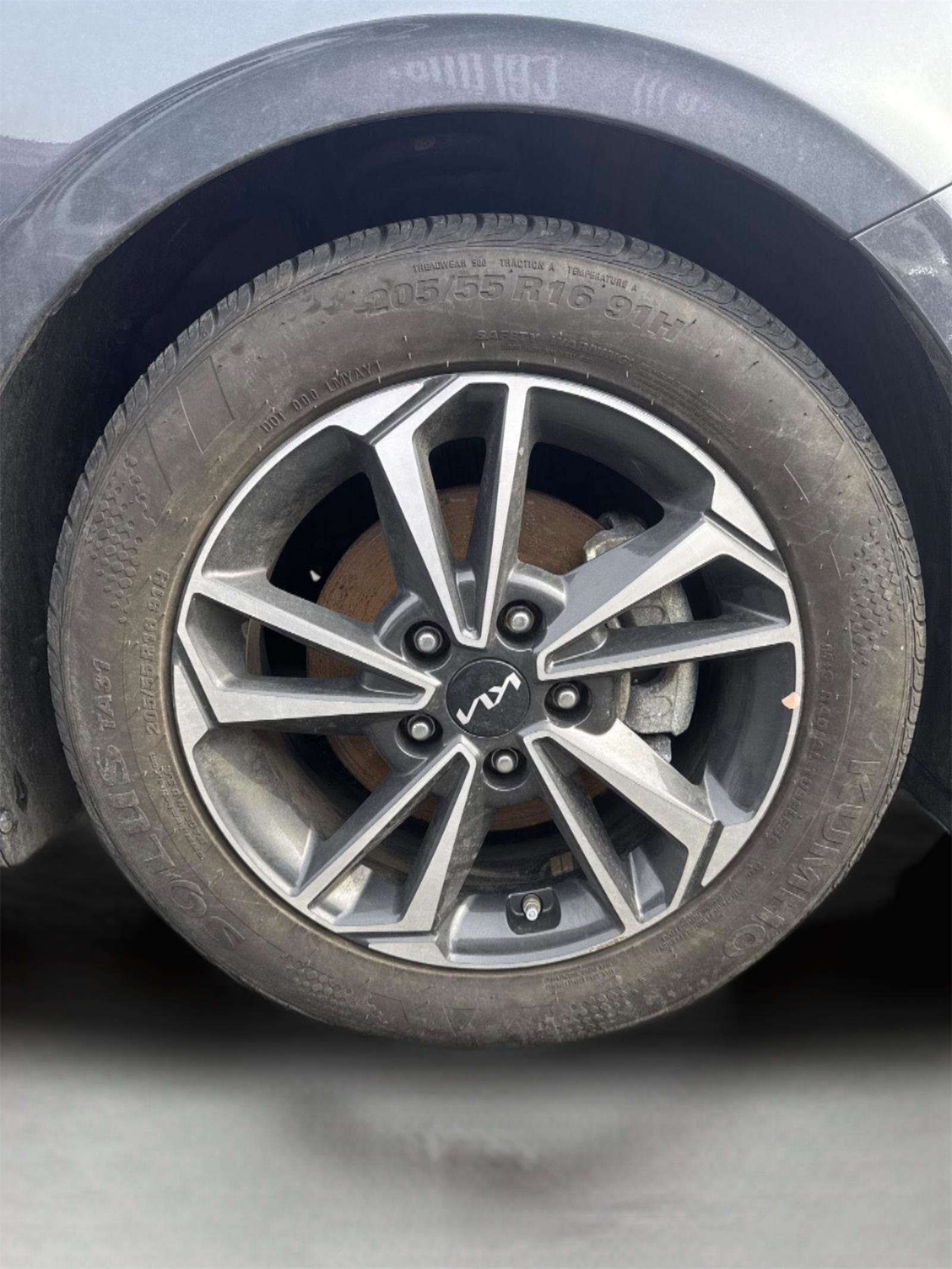 Used 2024 Kia Forte LXS image 13