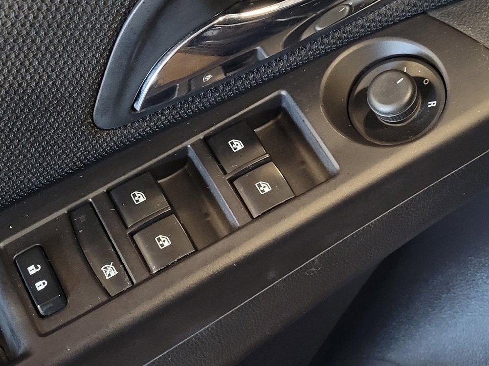 Used 2016 Chevrolet Cruze LT w/ Sun, Sound and Sport Package image 27