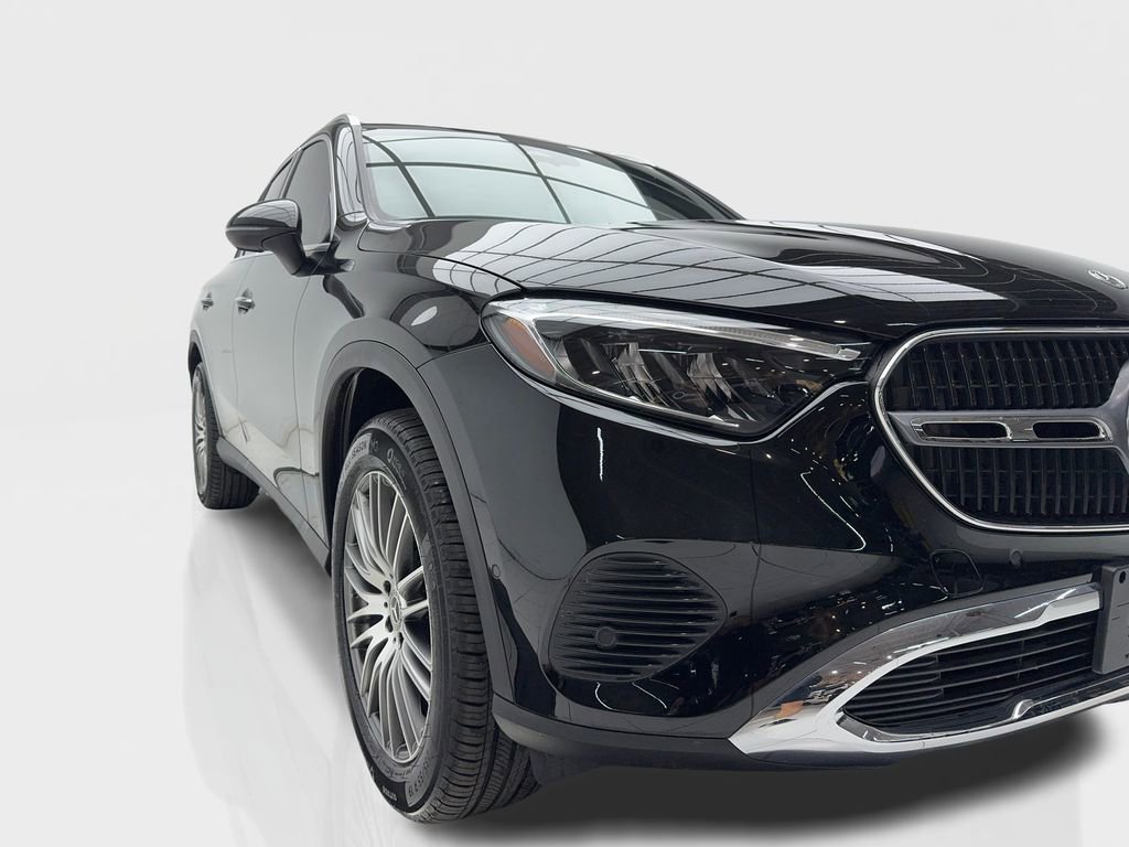 Used 2024 Mercedes-Benz GLC 300 4MATIC image 2