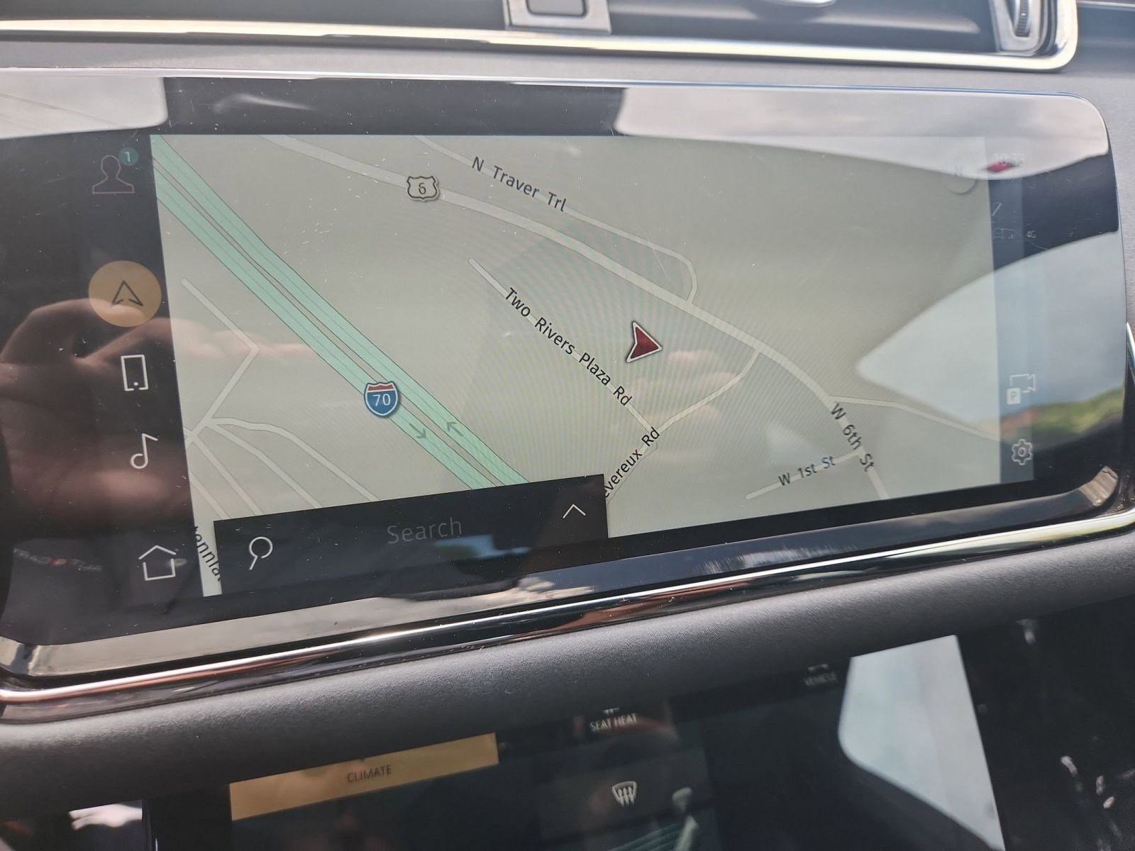 Used 2022 Land Rover Range Rover Evoque R-Dynamic SE image 30