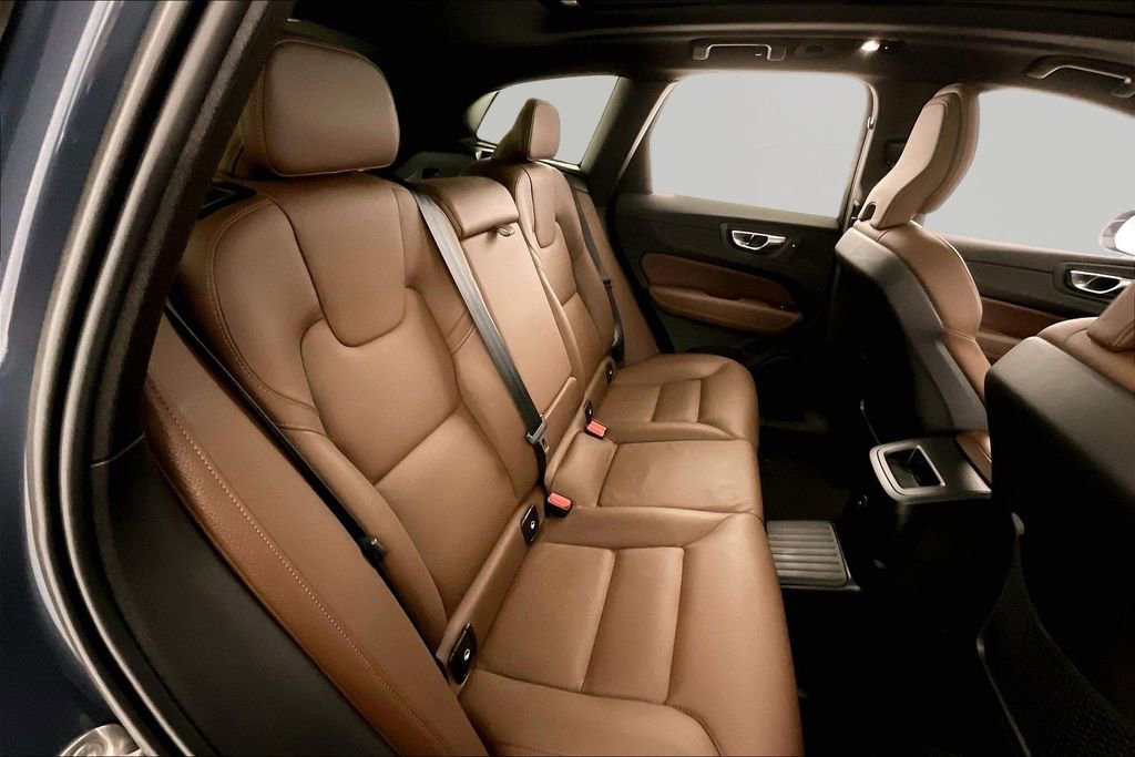 Used 2022 Volvo XC60 T8 Inscription Expression image 21