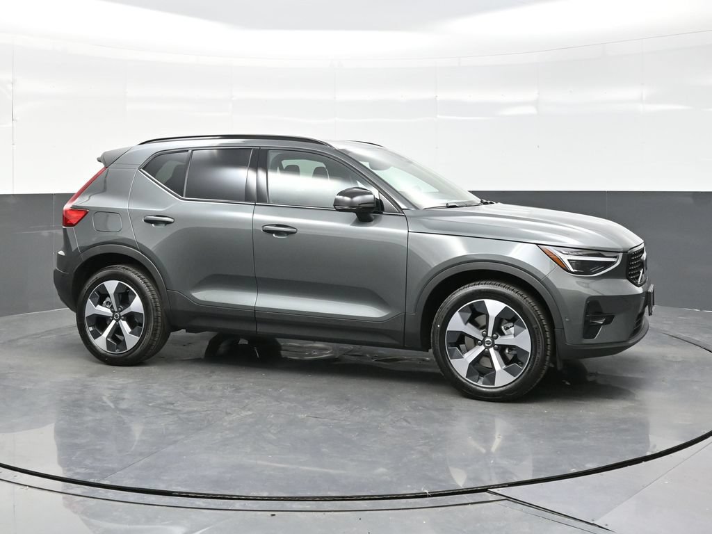 New 2026 Volvo XC40 B5 Plus w/ Protection Package Premier AWD/4WD image 8