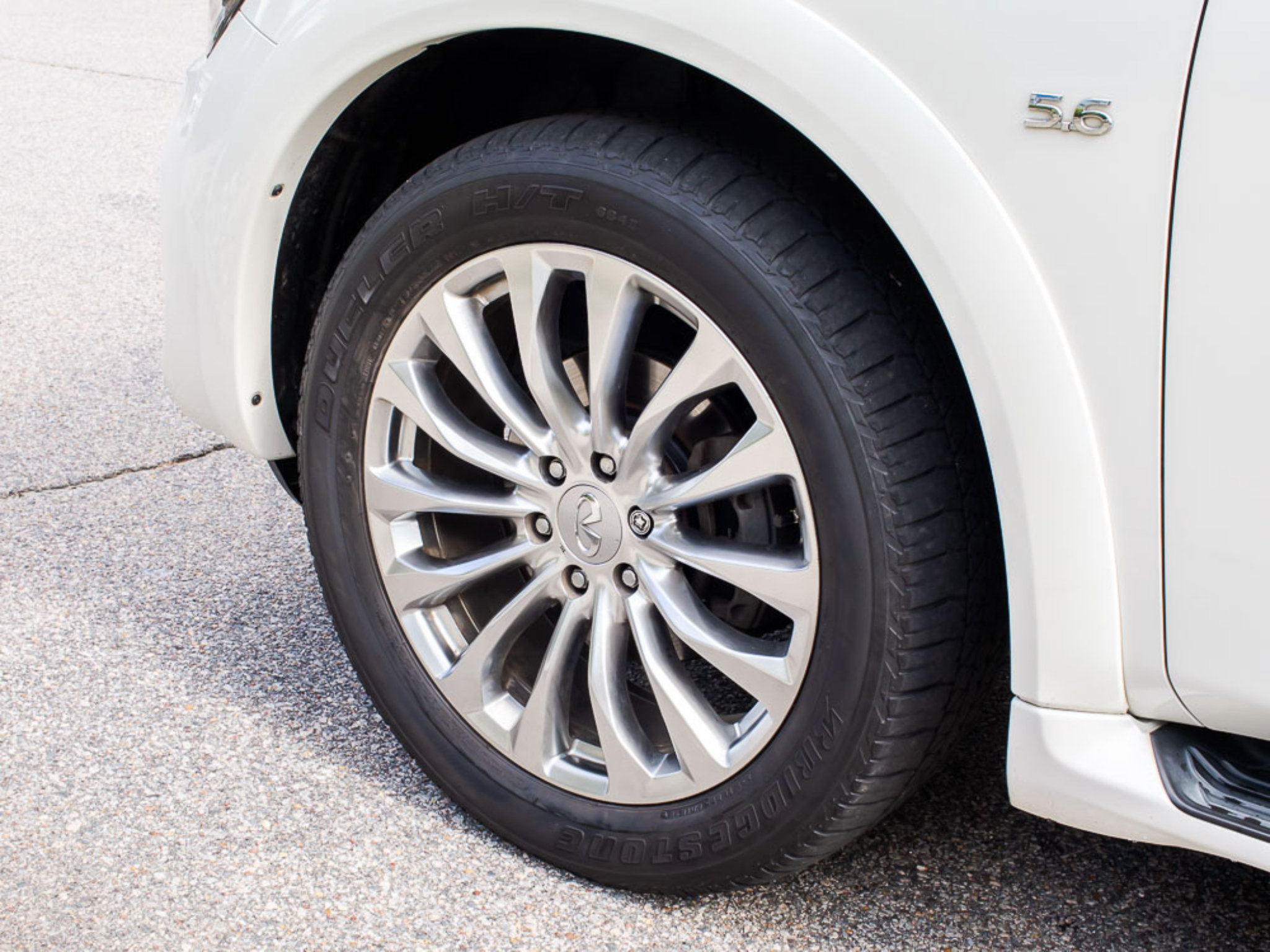 Used 2015 INFINITI QX80 4WD w/ 22" Wheel Package image 5