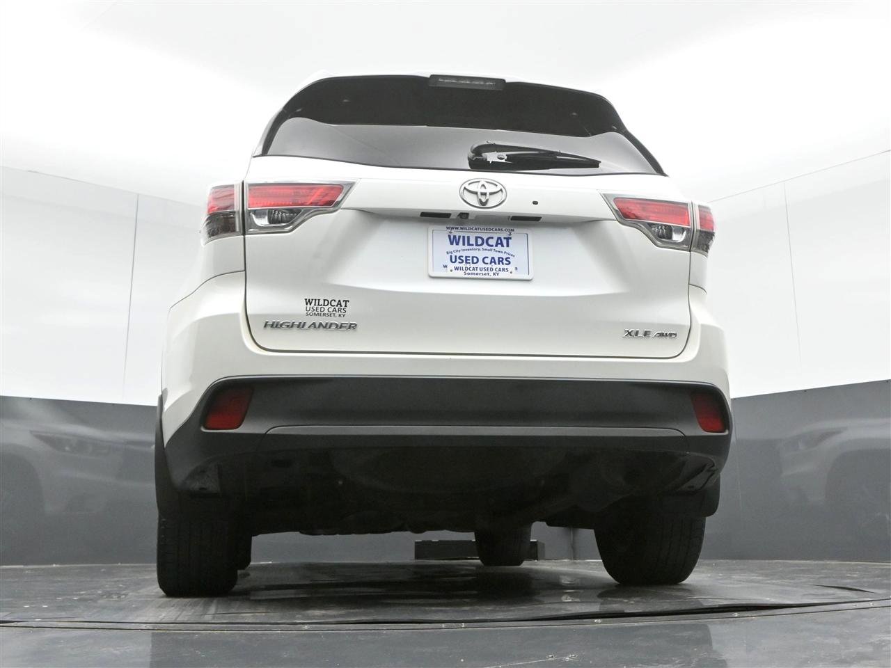Used 2016 Toyota Highlander XLE AWD/4WD image 34