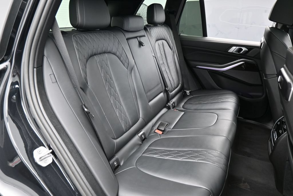 Used 2025 BMW X5 xDrive50e AWD/4WD image 49