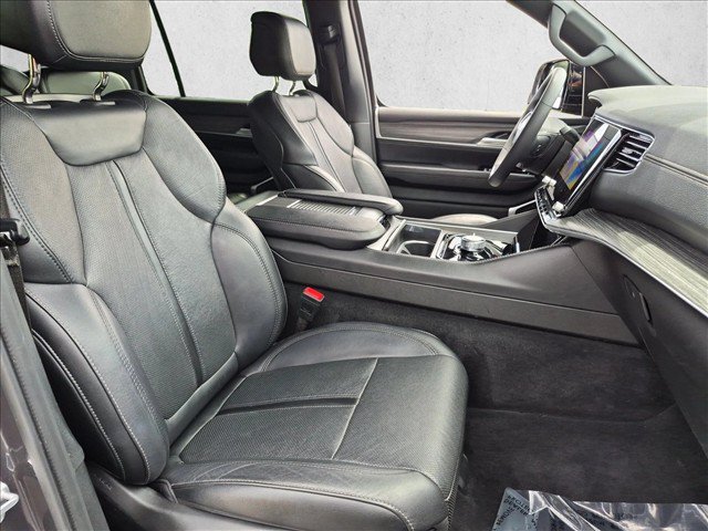 Used 2024 Jeep Wagoneer L Series II w/ Flexible Seating Group AWD/4WD image 22