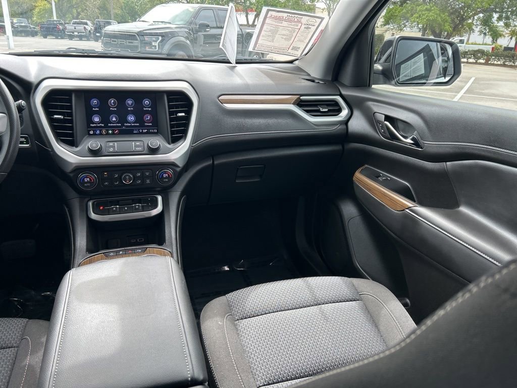 Used 2023 GMC Acadia SLE w/ Driver Convenience Package image 12