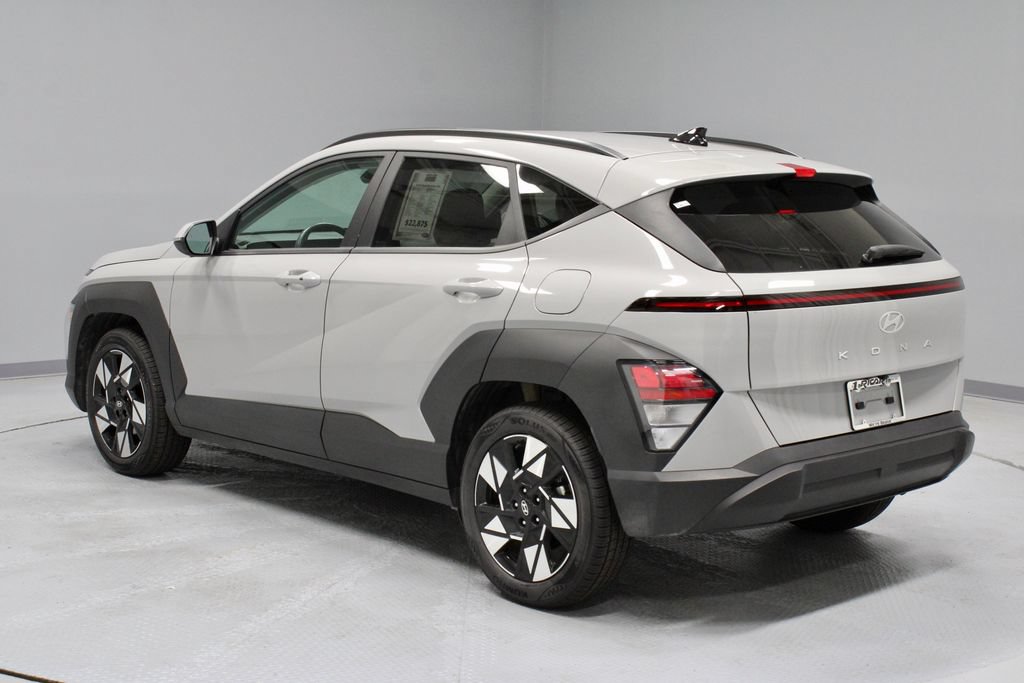 Certified 2025 Hyundai Kona SEL FWD image 11