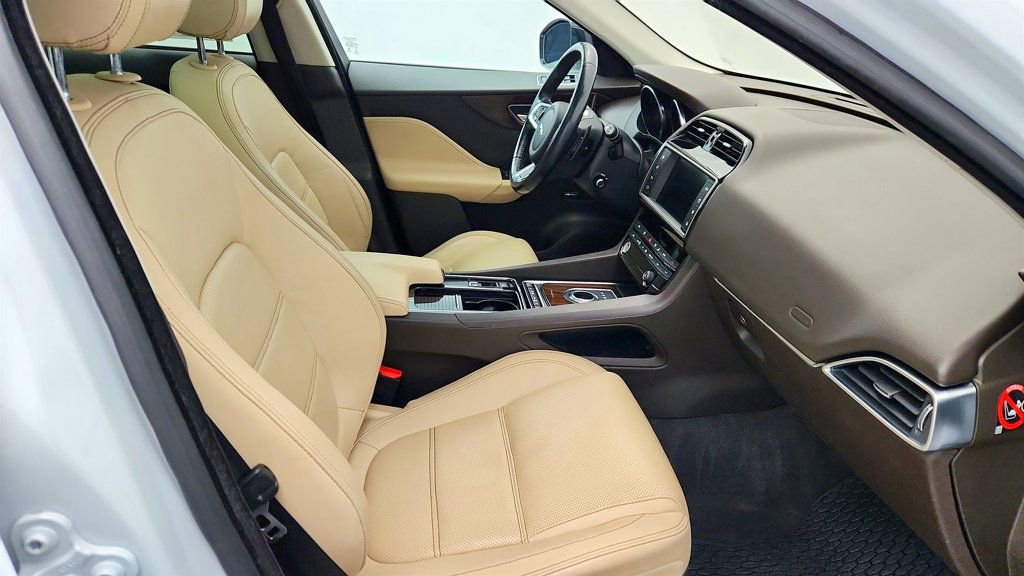 Used 2018 Jaguar F-PACE Prestige image 25