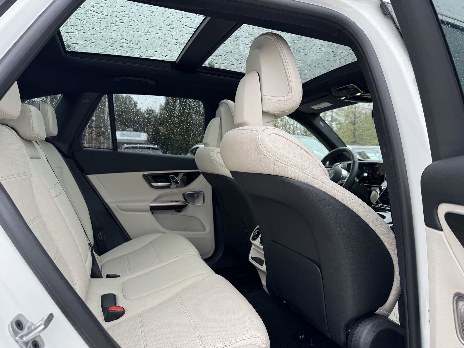 Certified 2025 Mercedes-Benz GLC 300 image 29