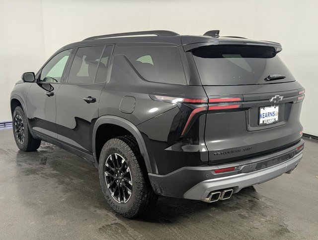 Used 2025 Chevrolet Traverse Z71 image 6