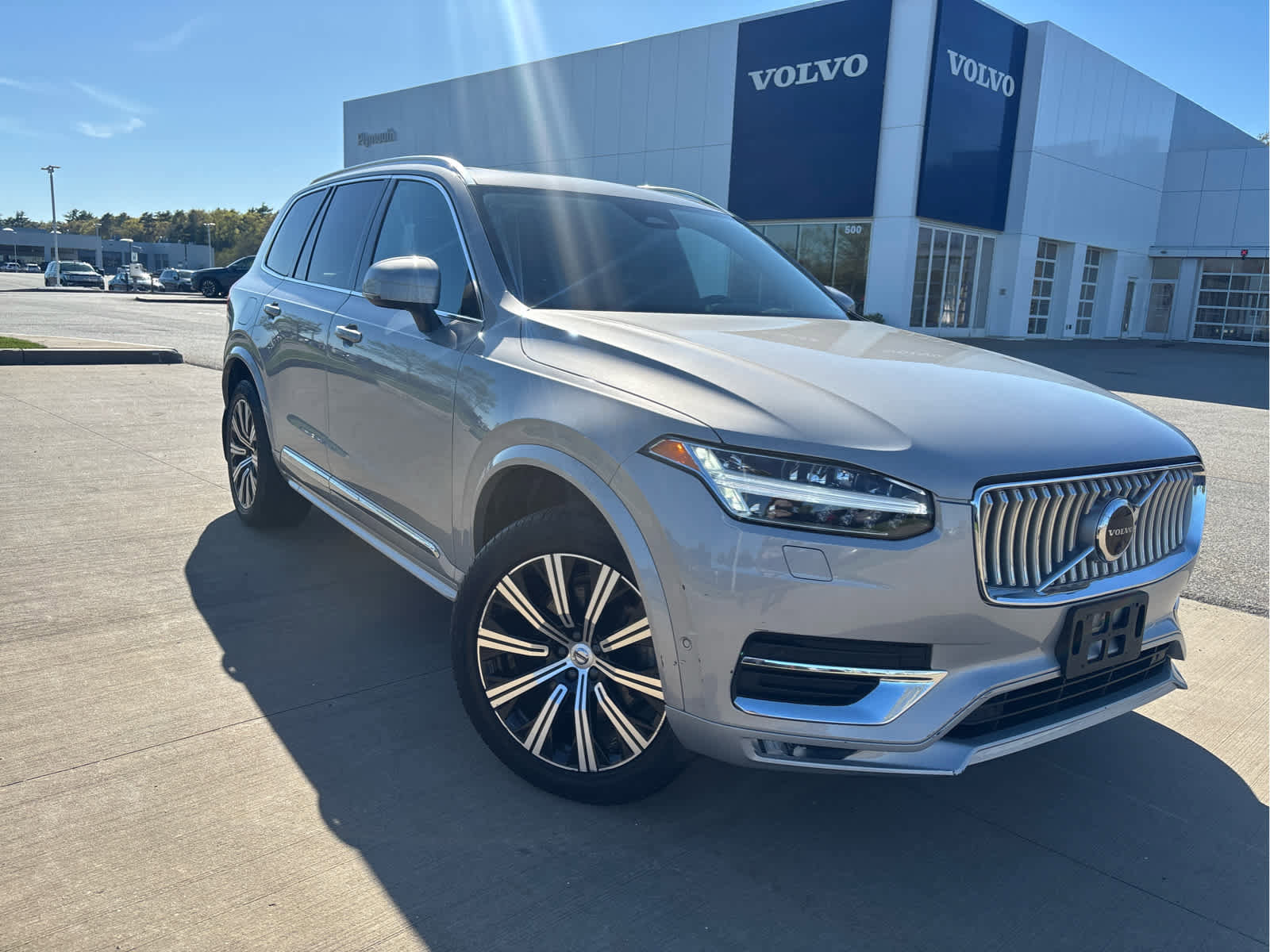 Used 2023 Volvo XC90 B6 Plus w/ Protection Package Premier AWD/4WD image 2