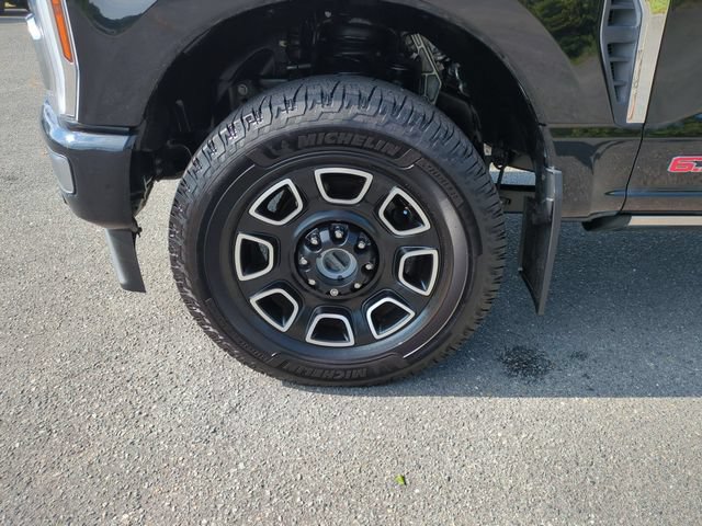 Used 2024 Ford F350 Platinum AWD/4WD image 10