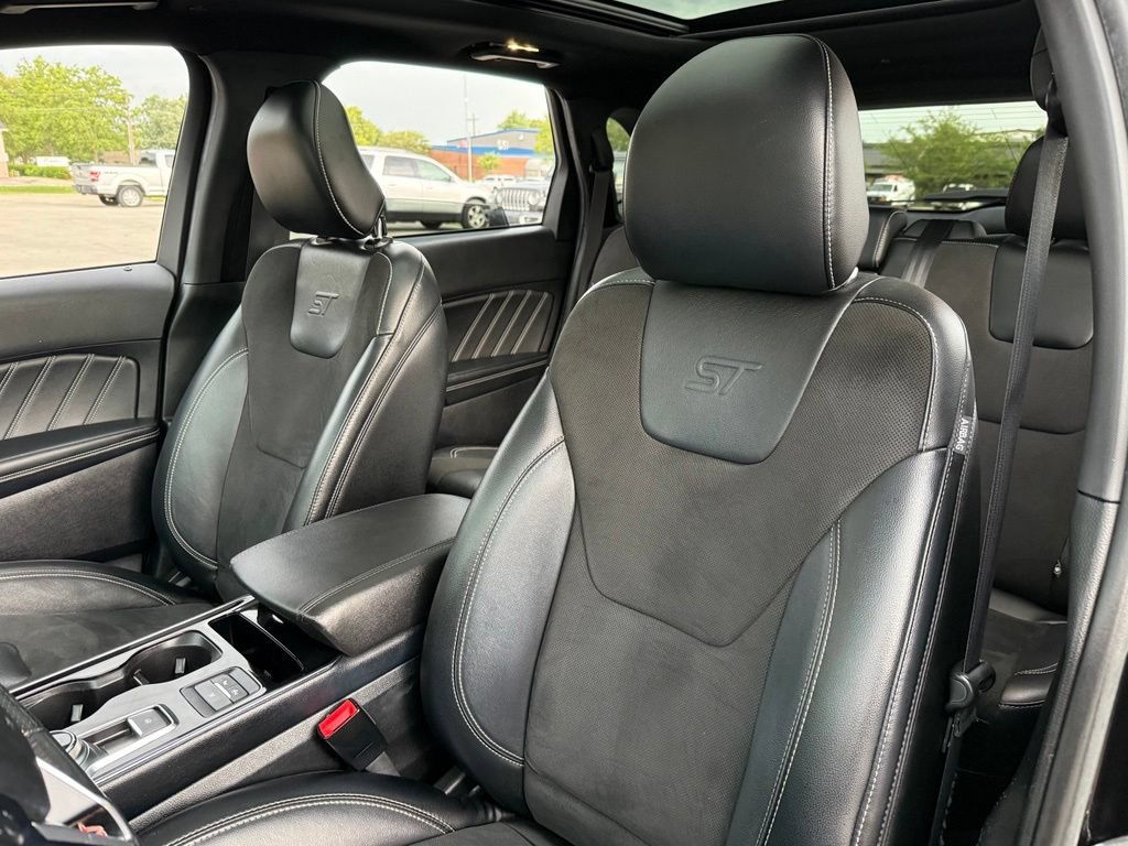 Used 2019 Ford Edge ST w/ Equipment Group 401A AWD/4WD image 11
