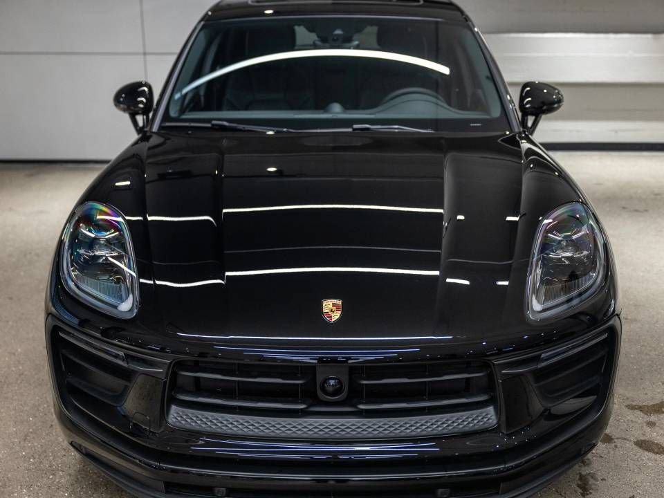 Certified 2026 Porsche Macan AWD/4WD image 12