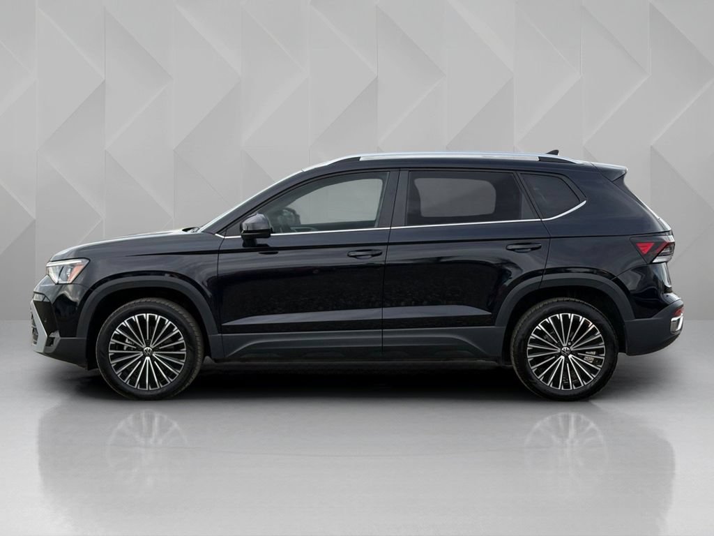 Used 2025 Volkswagen Taos SE FWD image 8