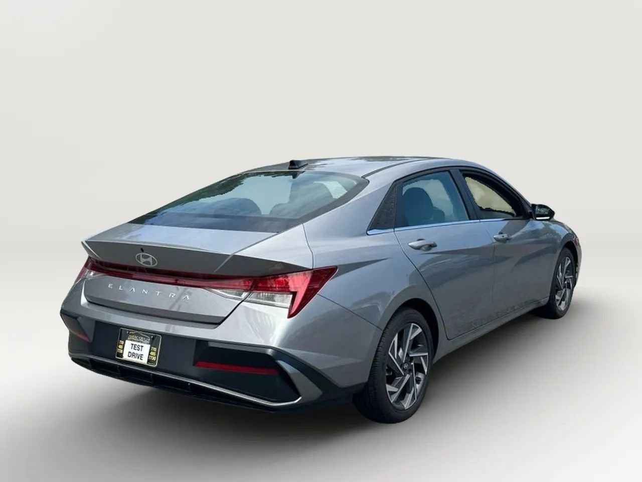 Used 2025 Hyundai Elantra SEL image 6