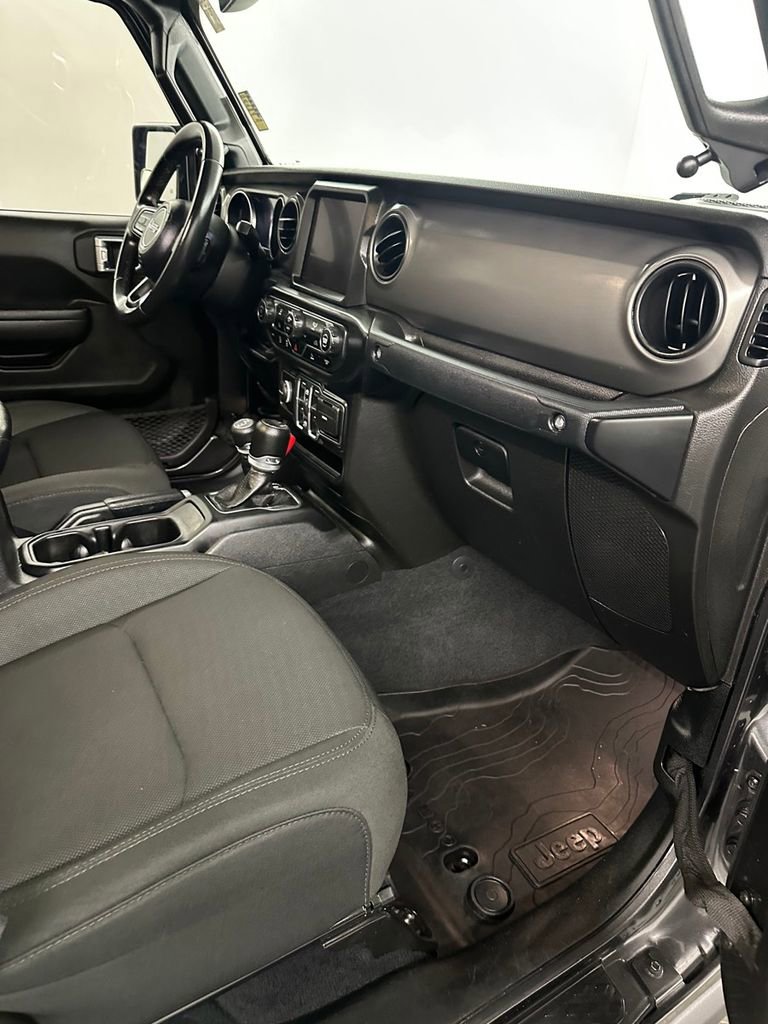 Used 2022 Jeep Gladiator Willys image 46