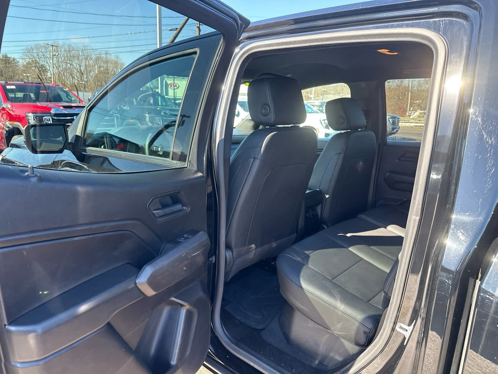 Certified 2025 Chevrolet Colorado Trail Boss w/ Off-Road Front Bumper Package AWD/4WD image 11